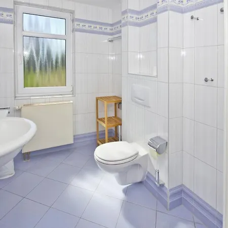 Meeresblick Residenzen Ferienwohnung 18 Mit Sauna- Und Schwimmbadnutzung Im Ahoi Sellin * Гёрен