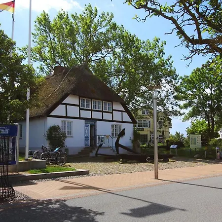 Meeresblick Residenzen Ferienwohnung 18 Mit Sauna- Und Schwimmbadnutzung Im Ahoi Sellin